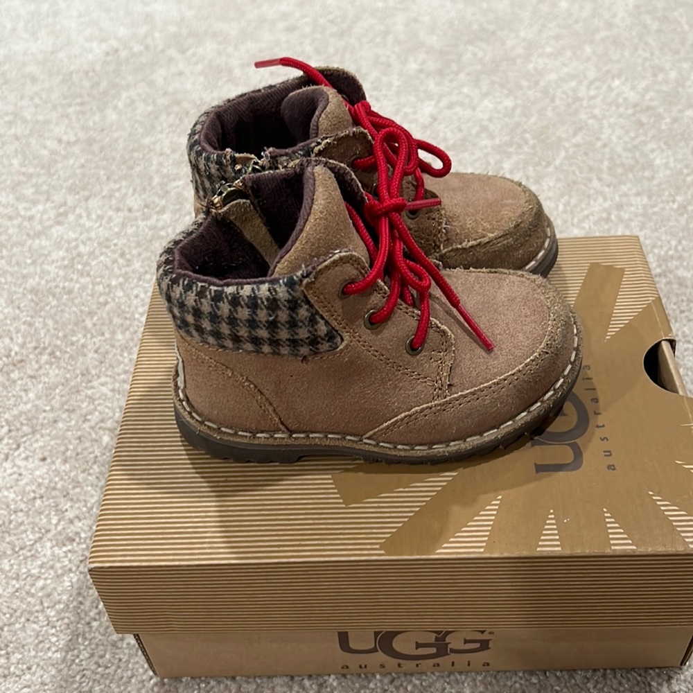 Ugg kids boots